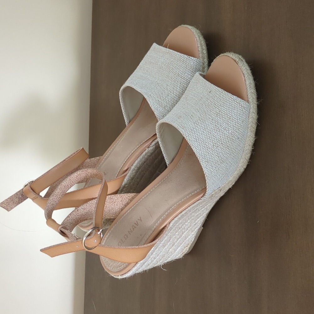 🎉 3 for $10 item: Peep toe summer wedges from Old Navy